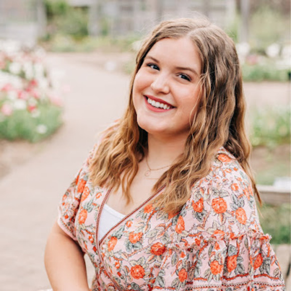 Meet your Posher, Leah - Picture 1 of 1